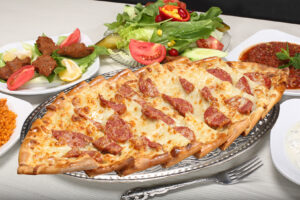 Sucuklu Pide